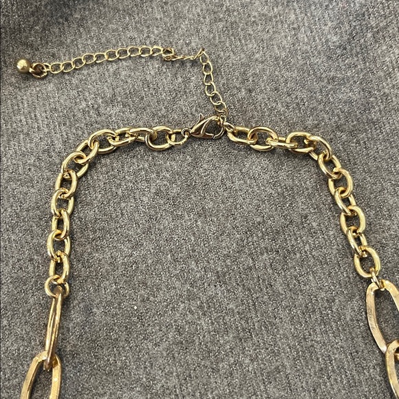 🌻3/$15 Goldtone Chainlink Necklace & Earring Set - Picture 3 of 6